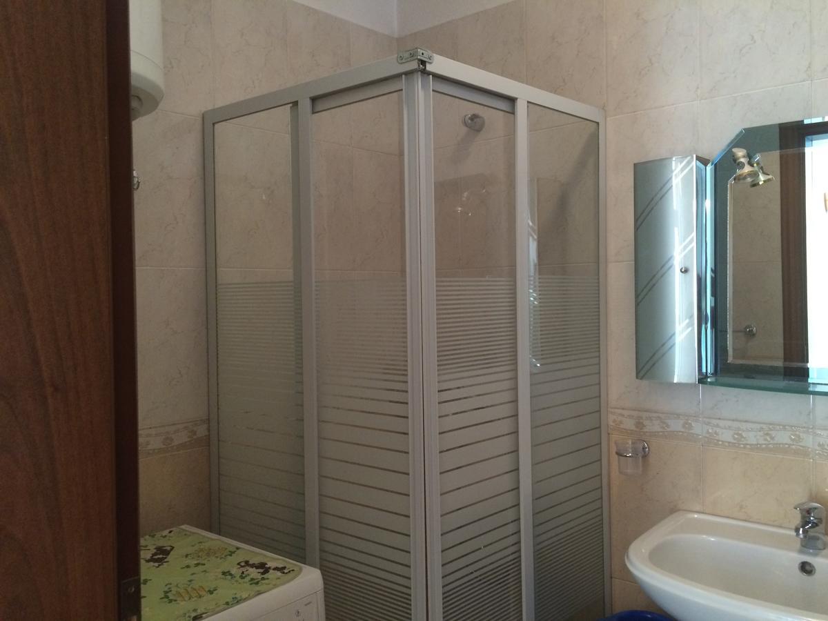 Friends House Bed & Breakfast Tiran Dış mekan fotoğraf